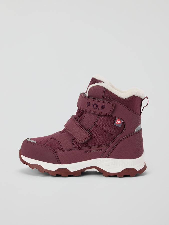 Vedenpitävät topatut talvikengät Vedenpitävät topatut talvikengät