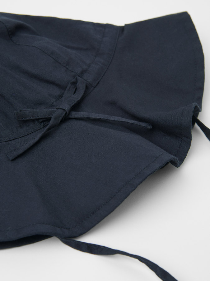 Aurinkohattu UV-suojalla Aurinkohattu UV-suojalla