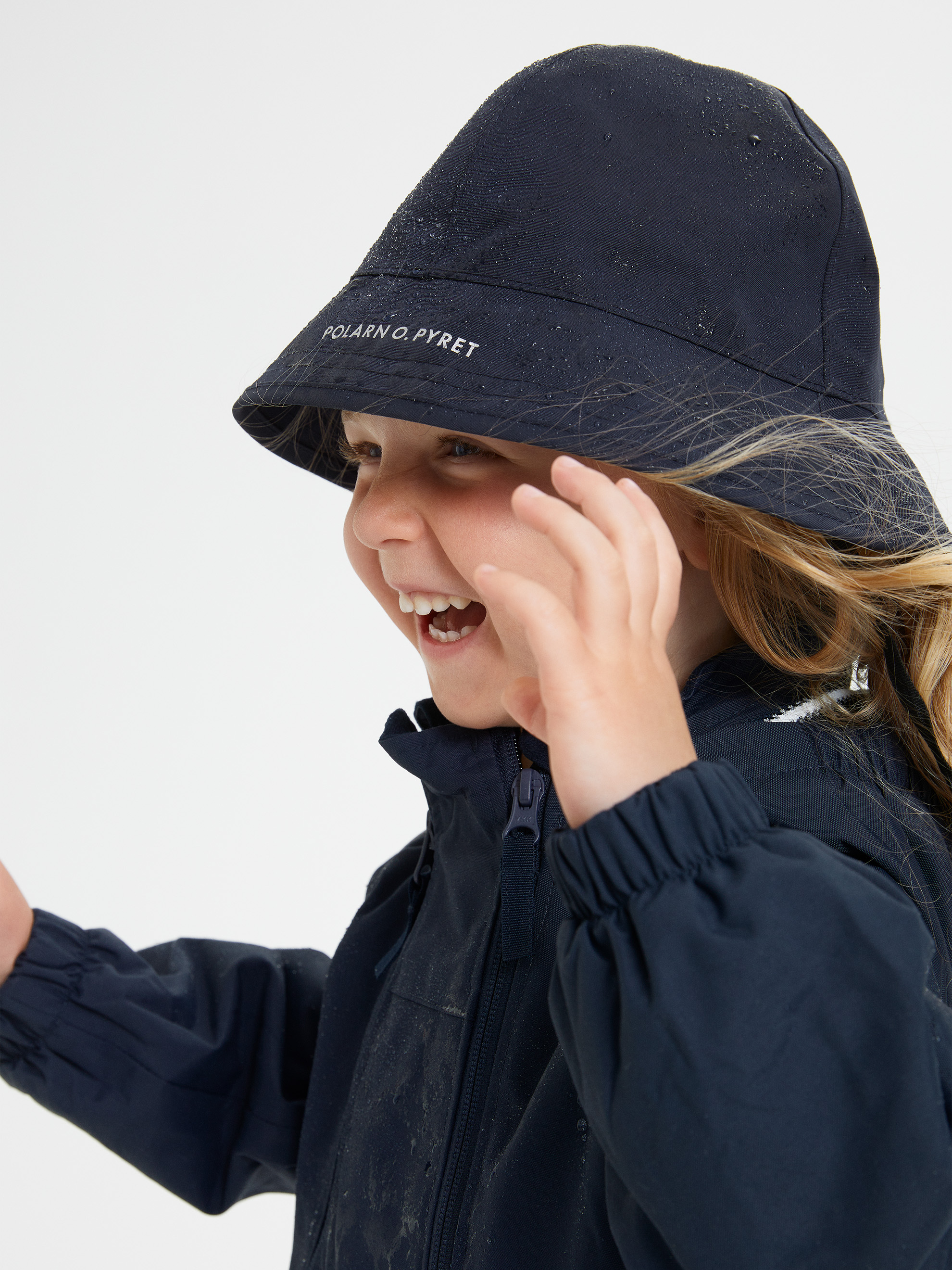 Yksivärinen sadehattu vedenpitävä