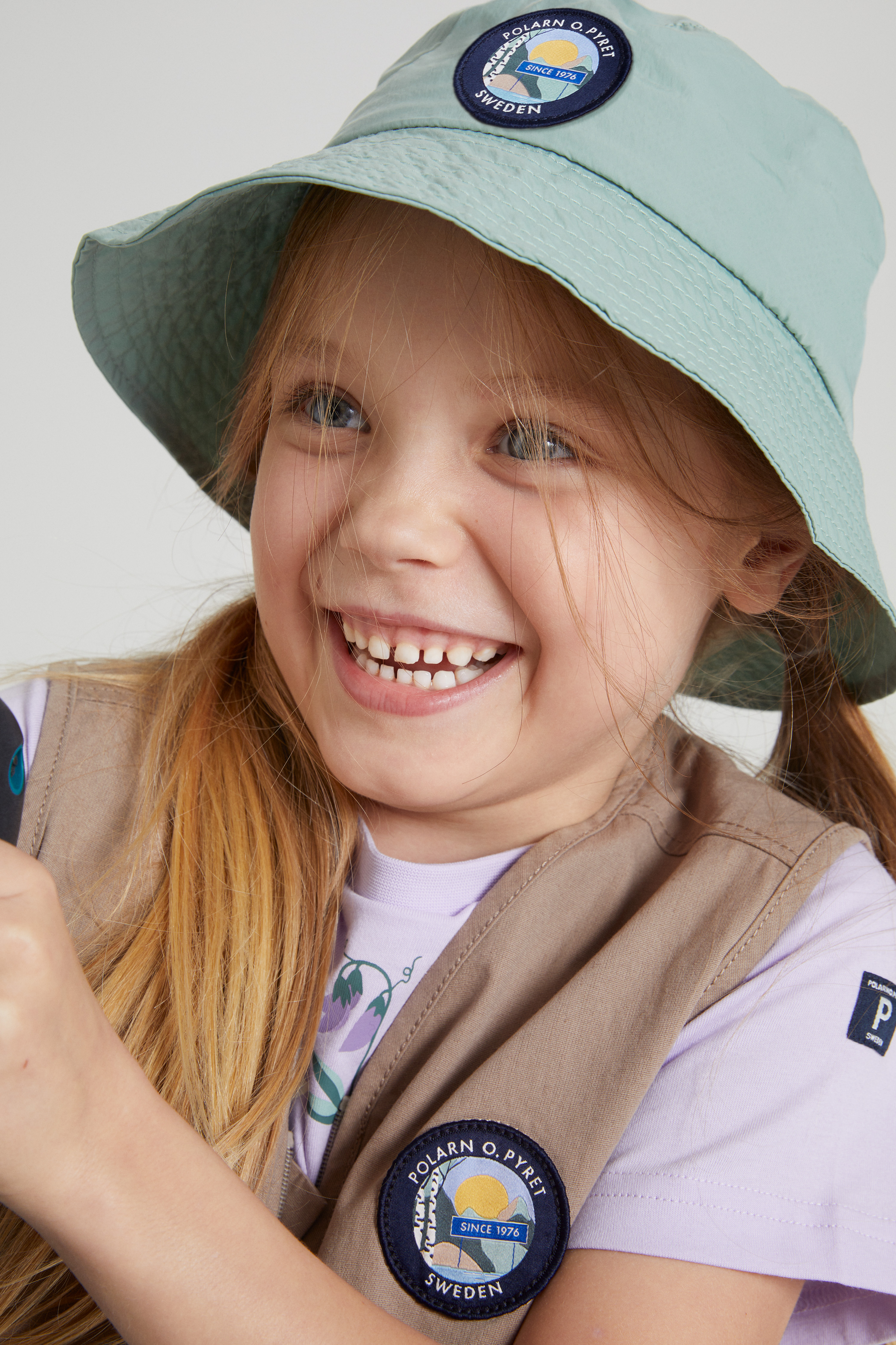 Kalastajanhattu, yksivärinen