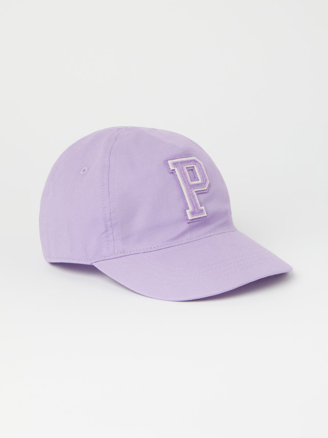 Lippalakki P-applikoinnilla, yksivärinen Lippalakki P-applikoinnilla, yksivärinen