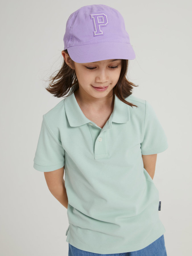 Lippalakki P-applikoinnilla, yksivärinen Lippalakki P-applikoinnilla, yksivärinen