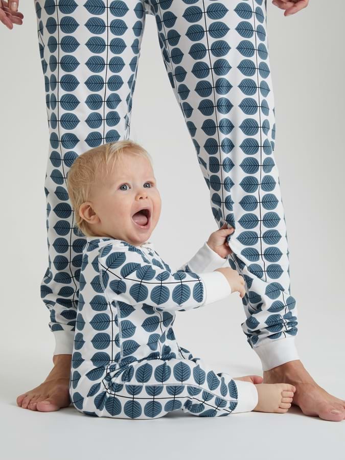 Pyjamahaalari taitettavilla resoreilla, Berså