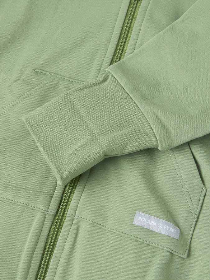 Collegehaalari hupulla Collegehaalari hupulla