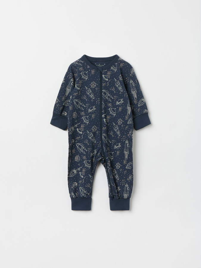 Pyjamahaalari avaruusaluskuviolla