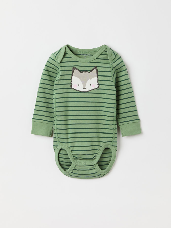 Body kietaisumallisilla olkapäillä ja susikuviolla Body kietaisumallisilla olkapäillä ja susikuviolla