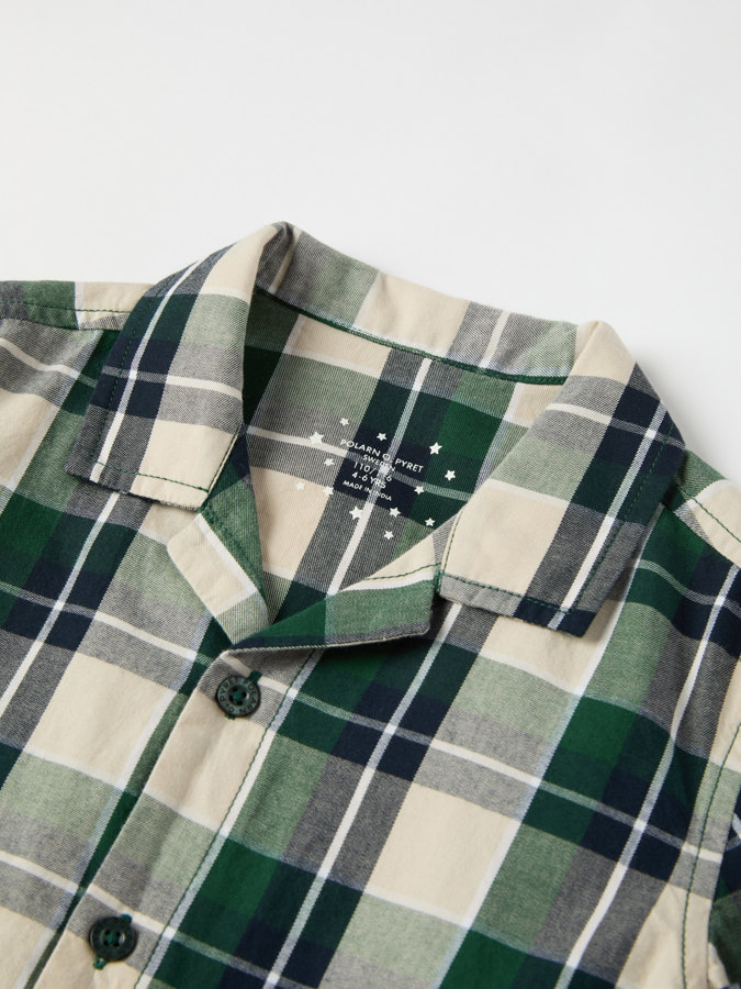 Kaksiosainen pyjama Kaksiosainen pyjama