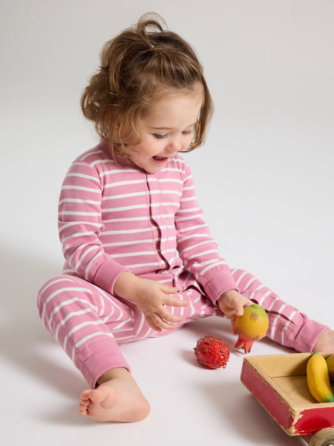 Raidallinen trikoohaalari Raidallinen trikoohaalari