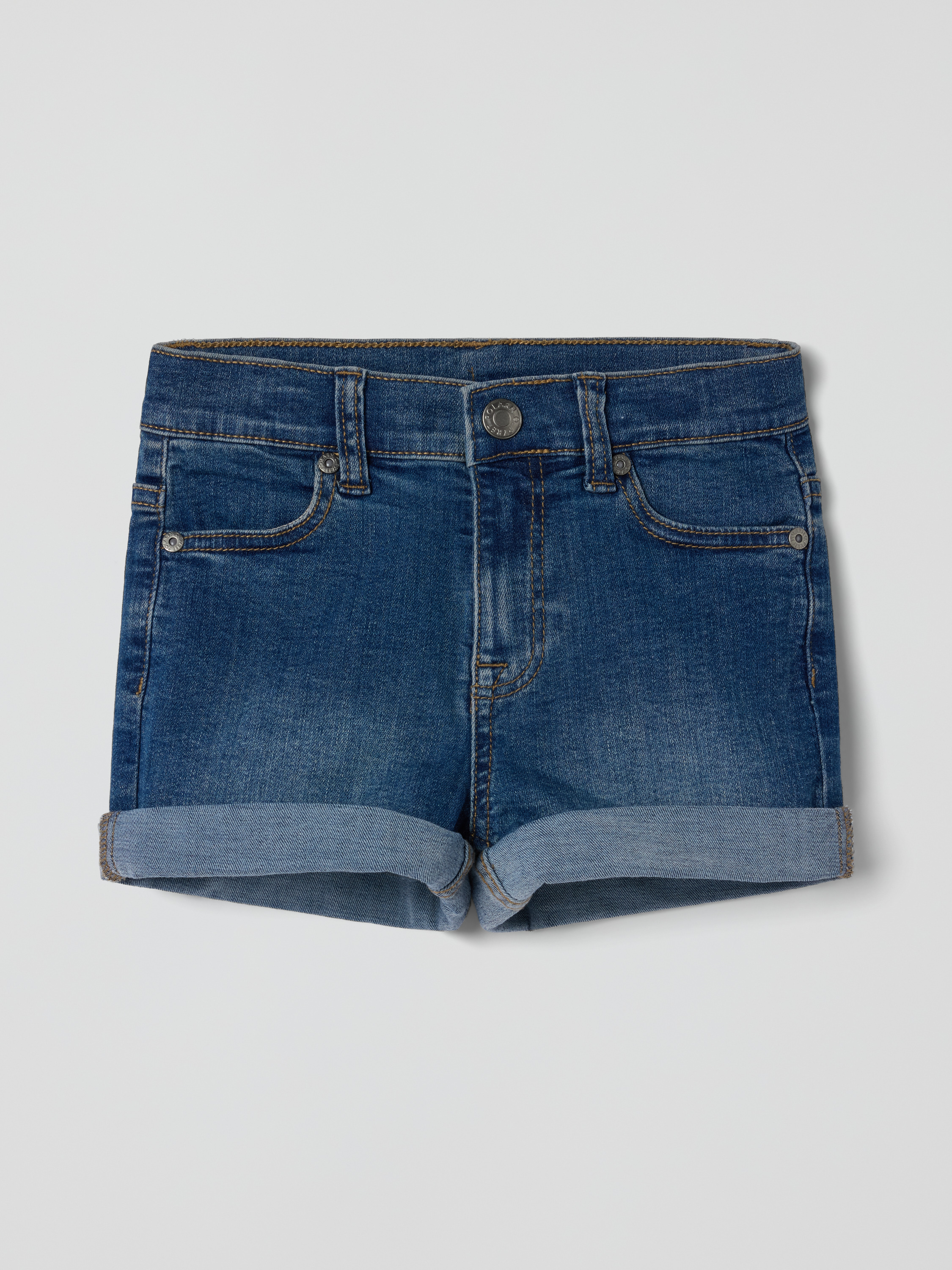 Farkkushortsit taskuilla