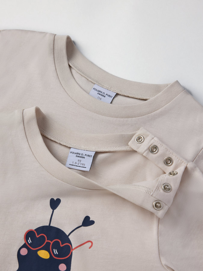 T-paita kuviolla T-paita kuviolla