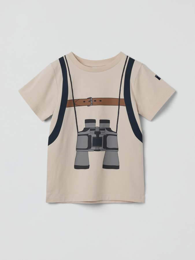 T-paita seikkailukuviolla T-paita seikkailukuviolla