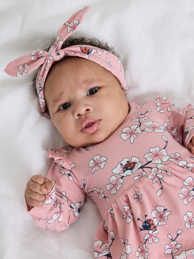 Hiuspanta kirsikankukkakuviolla Hiuspanta kirsikankukkakuviolla