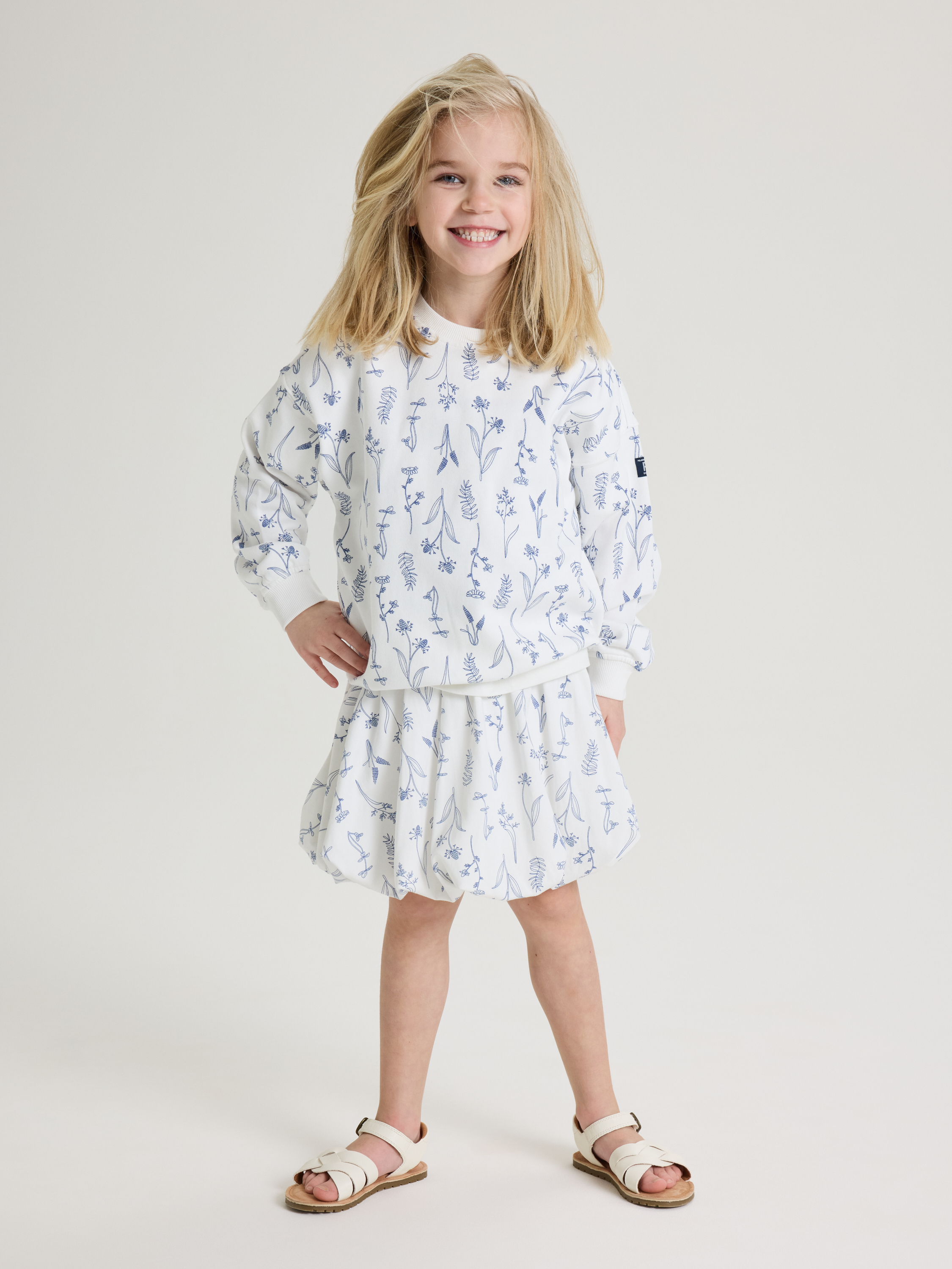 Pallohame kukkakuviolla