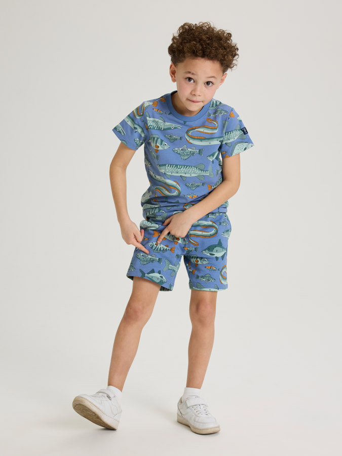 T-paita kalakuviolla T-paita kalakuviolla