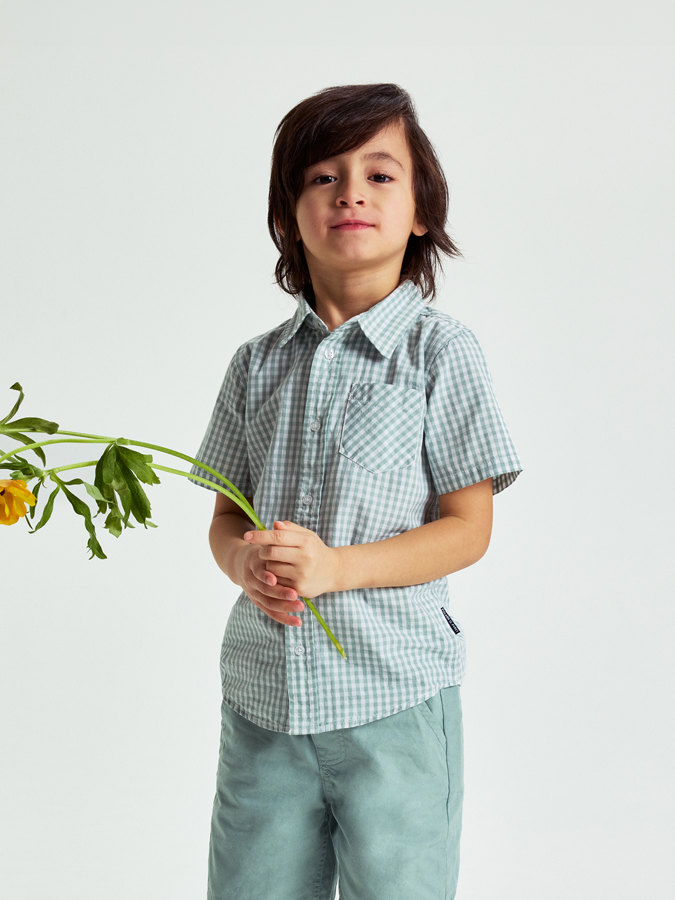 Lyhythihainen raidallinen mekko Lyhythihainen raidallinen mekko