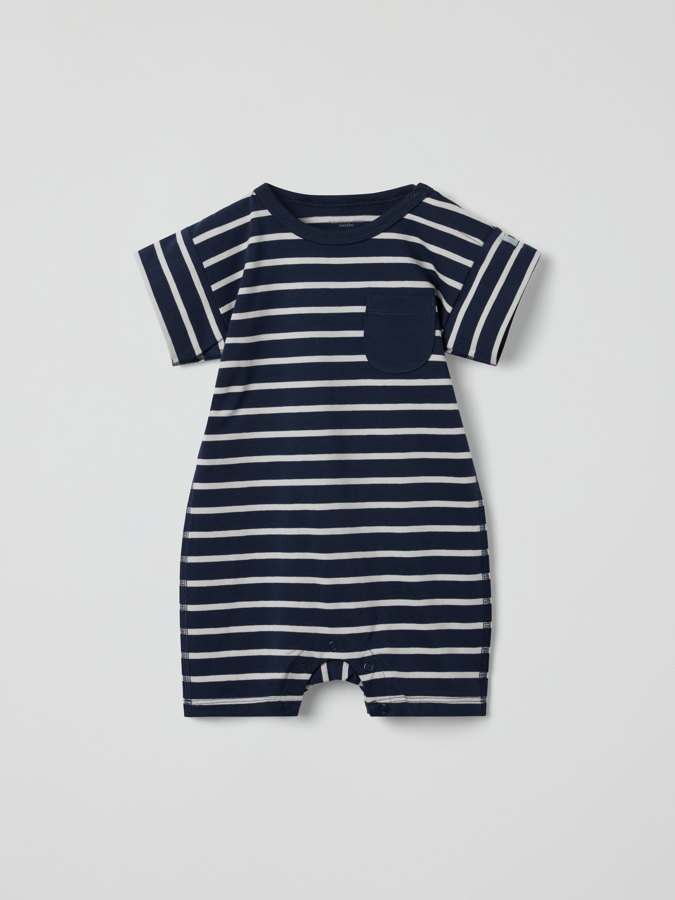 Raidallinen haalari Raidallinen haalari