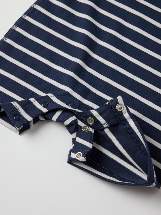 Raidallinen haalari Raidallinen haalari