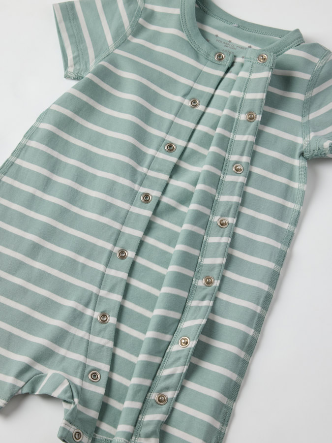 Lyhythihainen raidallinen pyjamahaalari Lyhythihainen raidallinen pyjamahaalari