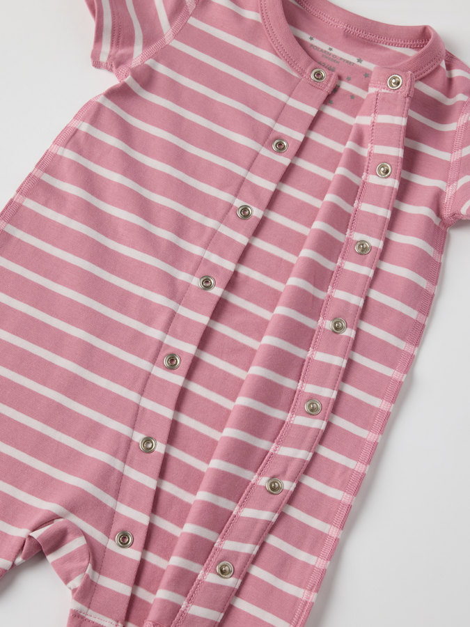 Lyhythihainen raidallinen pyjamahaalari Lyhythihainen raidallinen pyjamahaalari