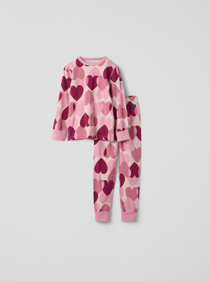 Pyjama sydänkuviolla Pyjama sydänkuviolla