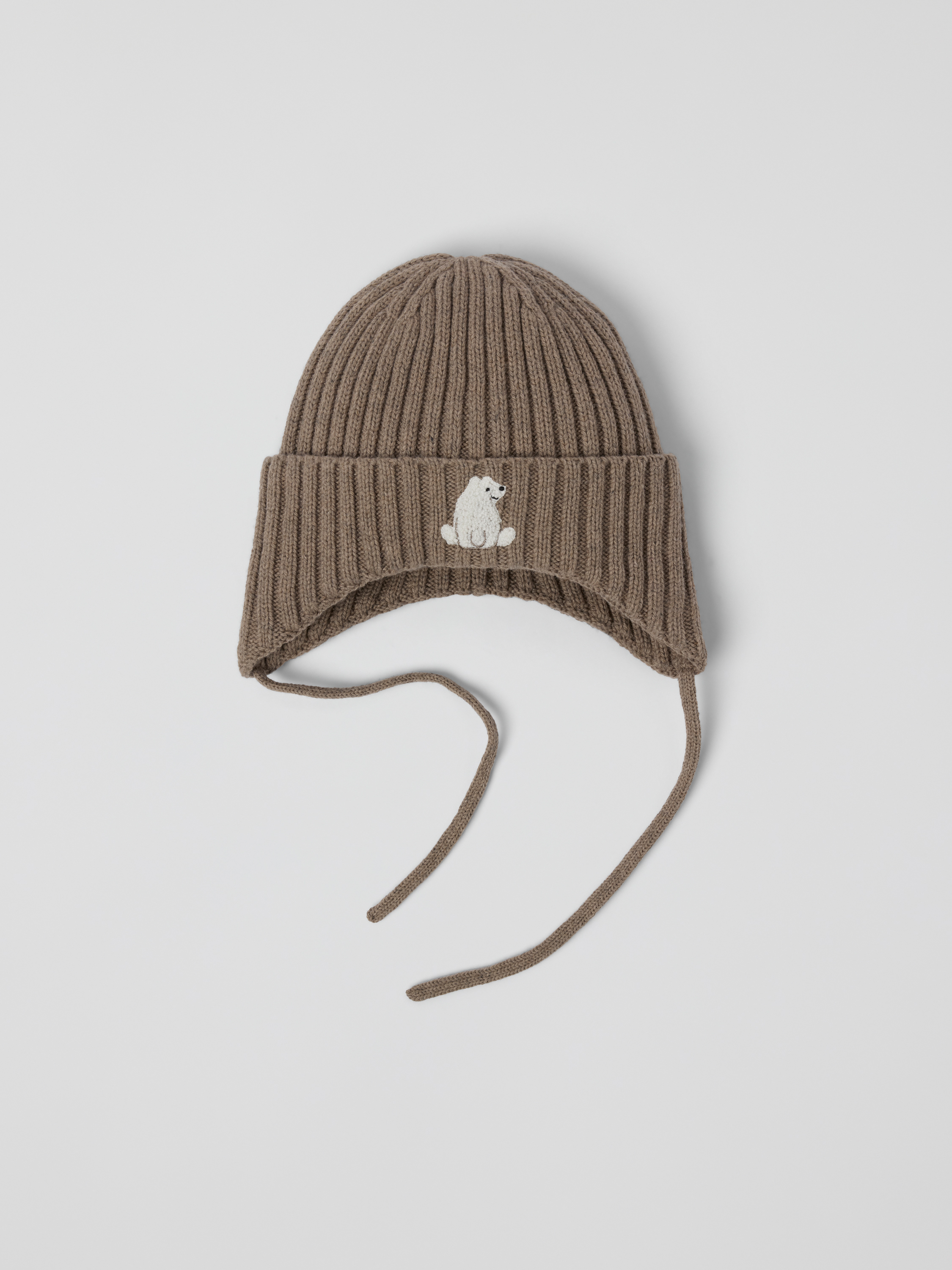 Ribbeneulottu hattu villasekoitetta