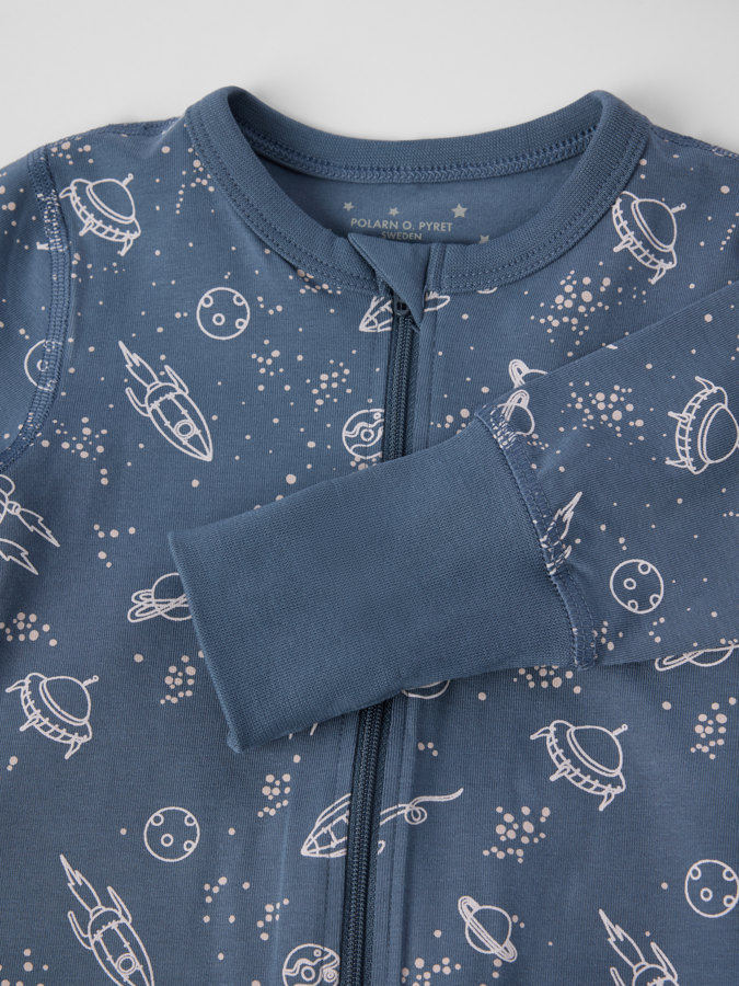 Tähti pyjama haalari