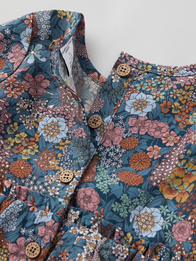 Pitkähihainen mekko LIBERTY Pitkähihainen mekko LIBERTY