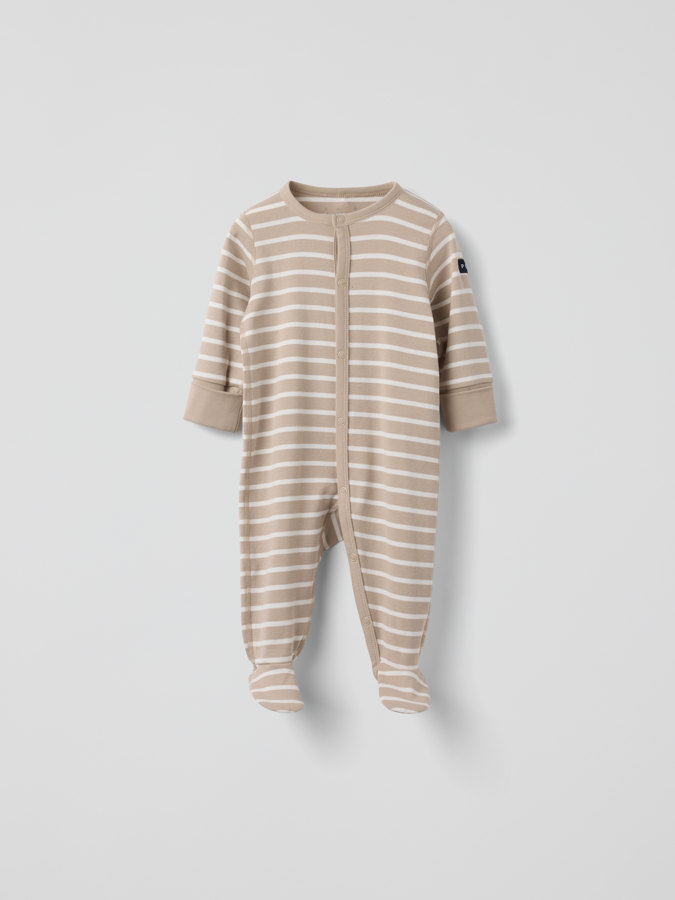 Raidallinen pyjamahaalari
