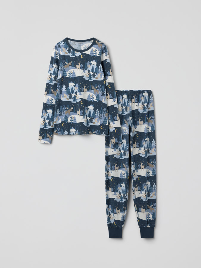 Aikuisten pyjama talvikuviolla Aikuisten pyjama talvikuviolla