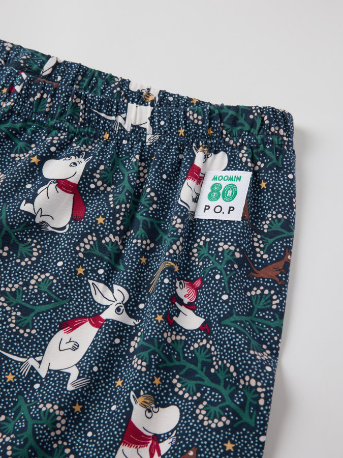 Aikuisten kaksiosainen pyjama muumikuviolla