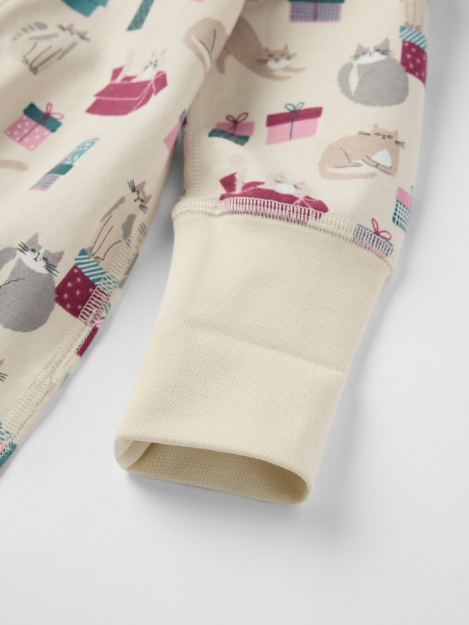 Pyjamahaalari joulukuviolla
