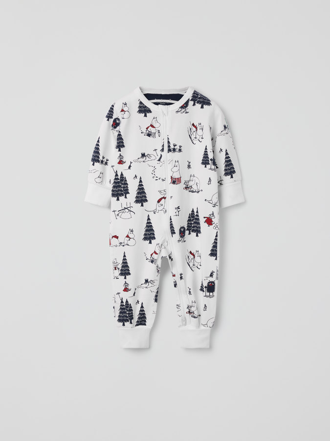Pyjamahaalari muumikuviolla