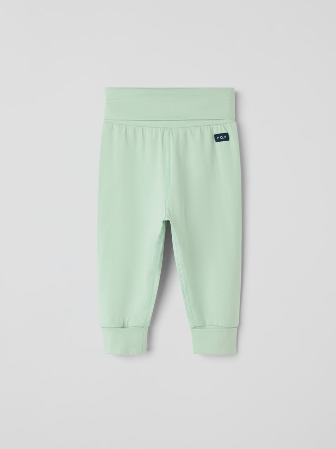 Yksiväriset housut taitettavilla resoreilla Yksiväriset housut taitettavilla resoreilla