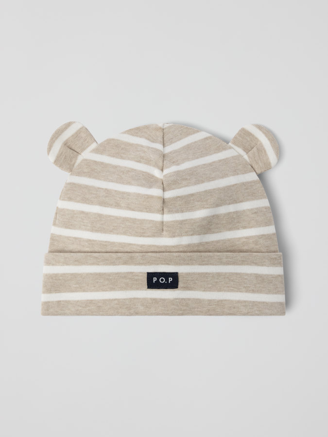 Pipo raidallinen vauvan