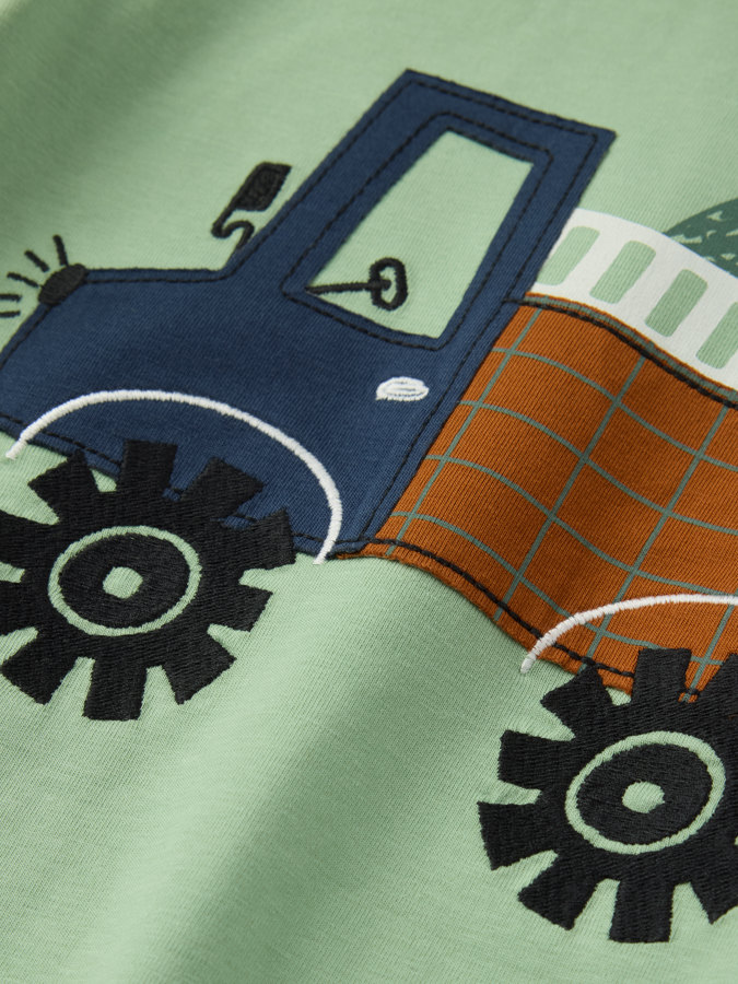 Pitkähihainen t-paita autokuviolla