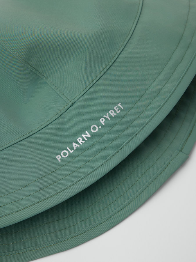 Sadehattu vedenpitävä Sadehattu vedenpitävä