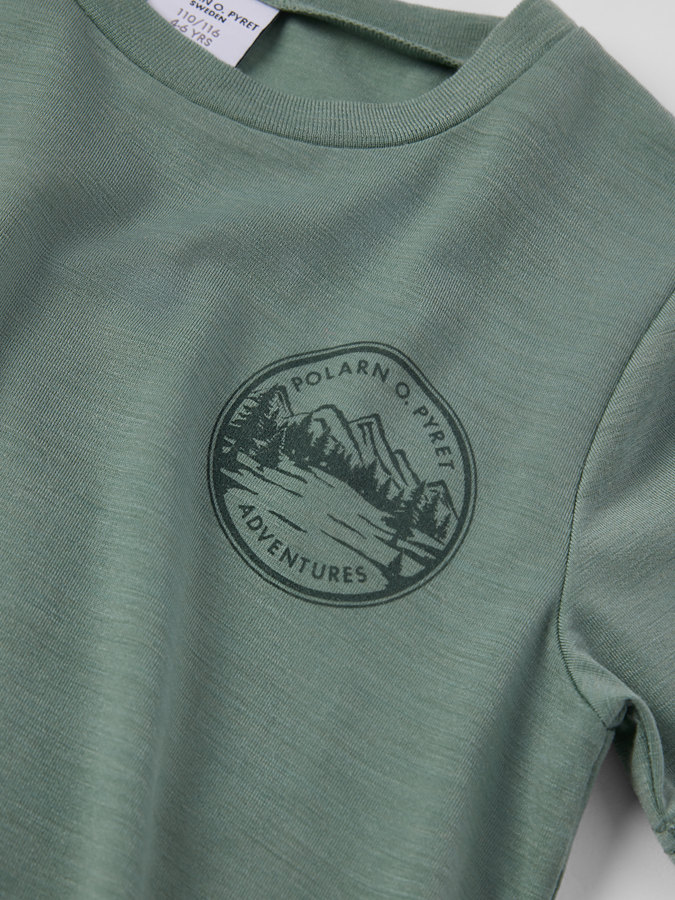 T-paita villasekoite