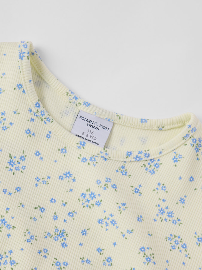 Ribbipaita kukkakuvio