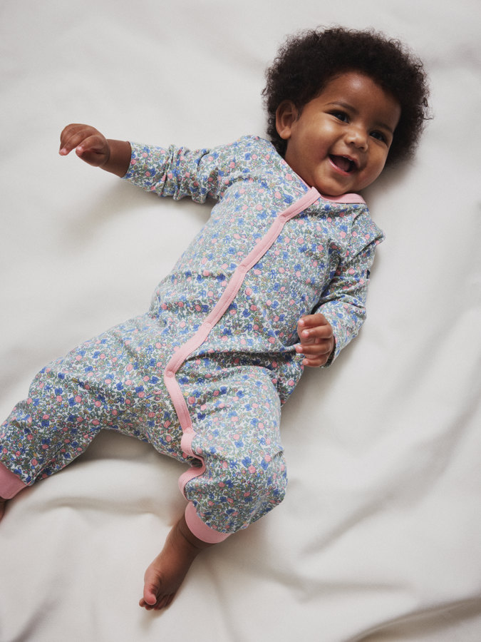 Yöpukuhaalari kukkakuvio Yöpukuhaalari kukkakuvio