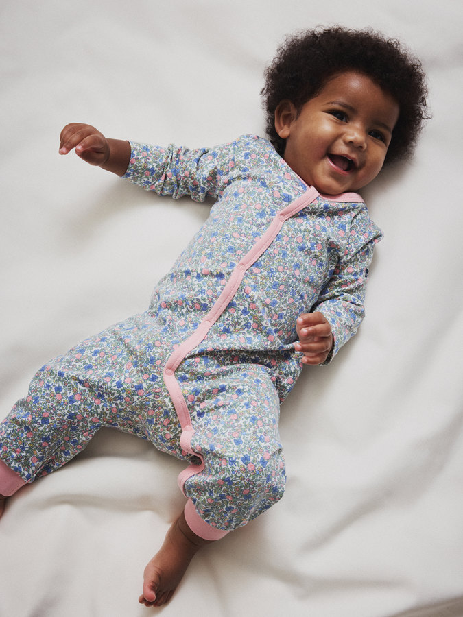 Yöpukuhaalari kukkakuvio Yöpukuhaalari kukkakuvio