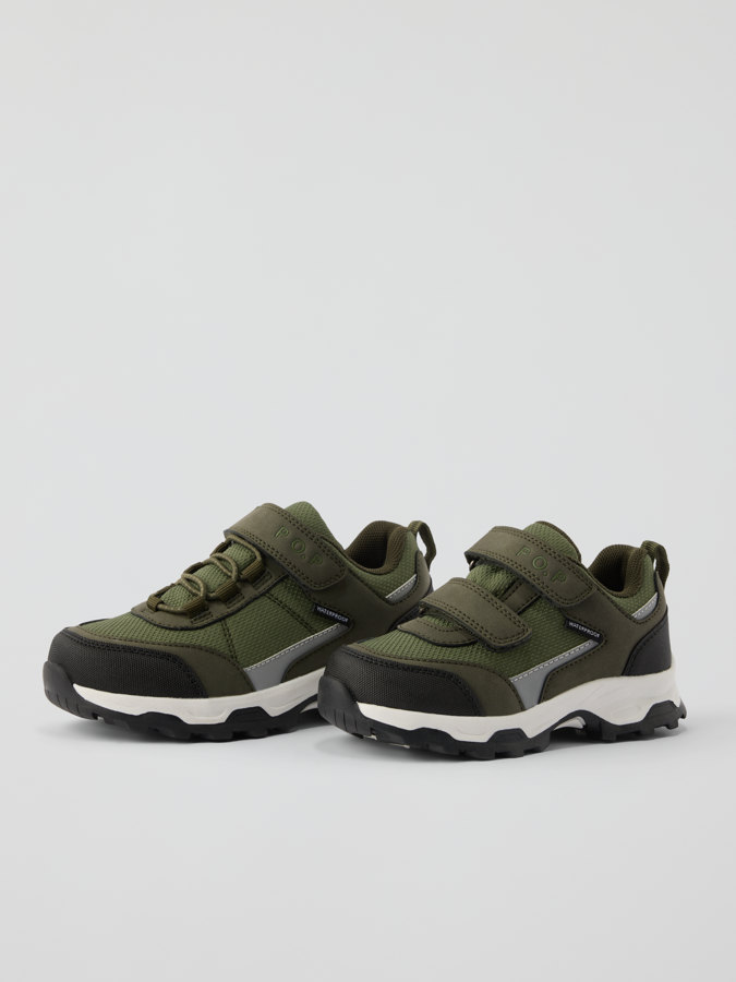 Vedenpitävät tennarit