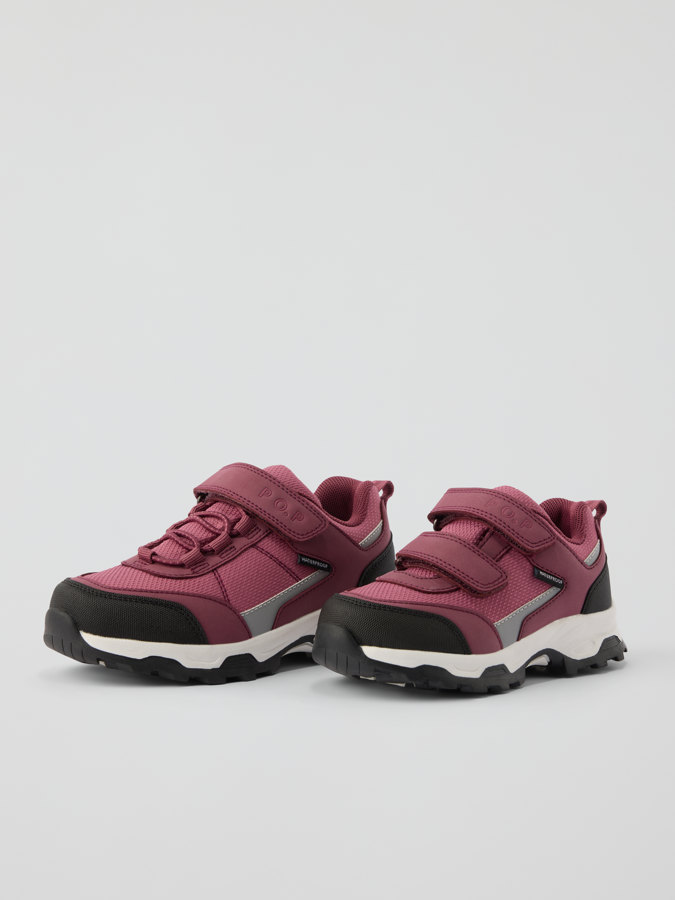 Vedenpitävät tennarit