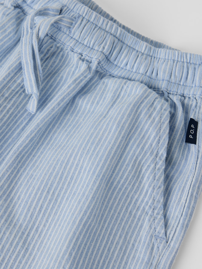 Raidalliset shortsit