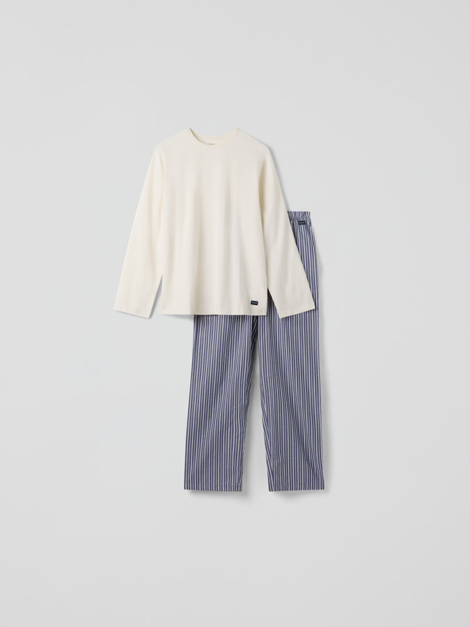 Pyjama yksivärinen aikuinen