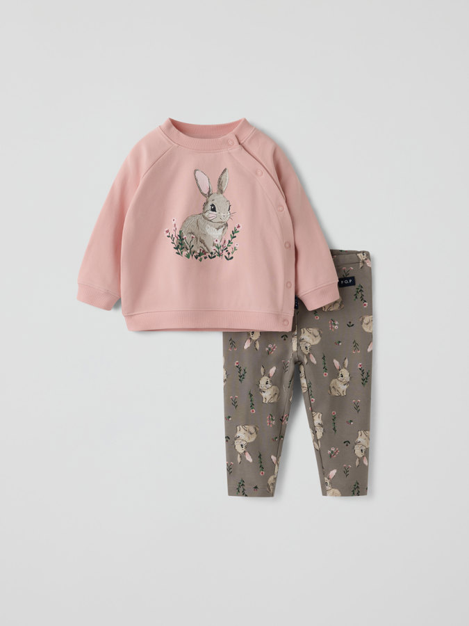 Yhteensopiva setti paita ja leggingsit