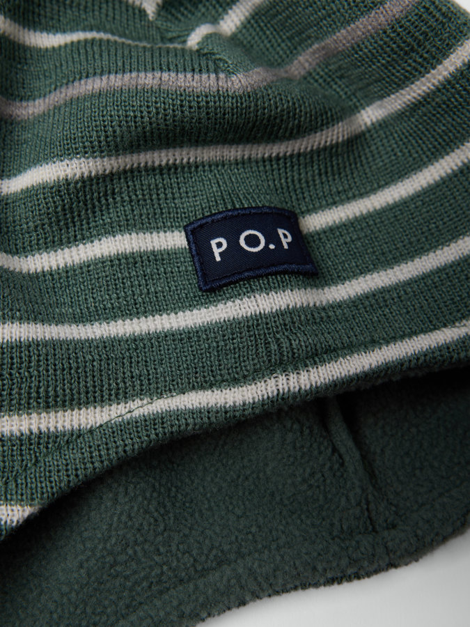Tuulenpitävä Fleece‑vuorinen kypärämyssy raidallinen