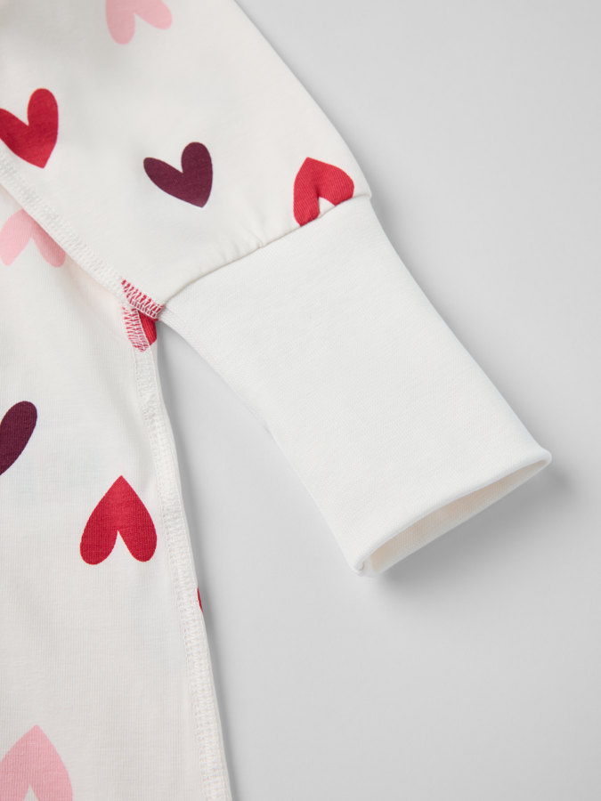 Pyjamahaalari Sydämet Pyjamahaalari Sydämet