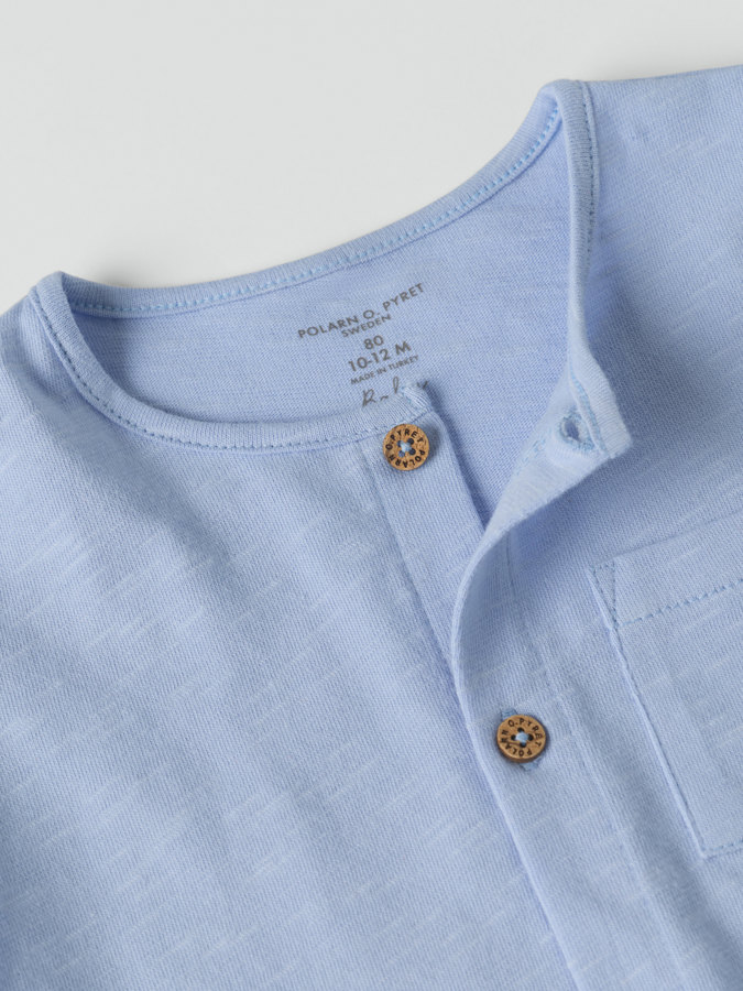 Setti paita ja shortsit