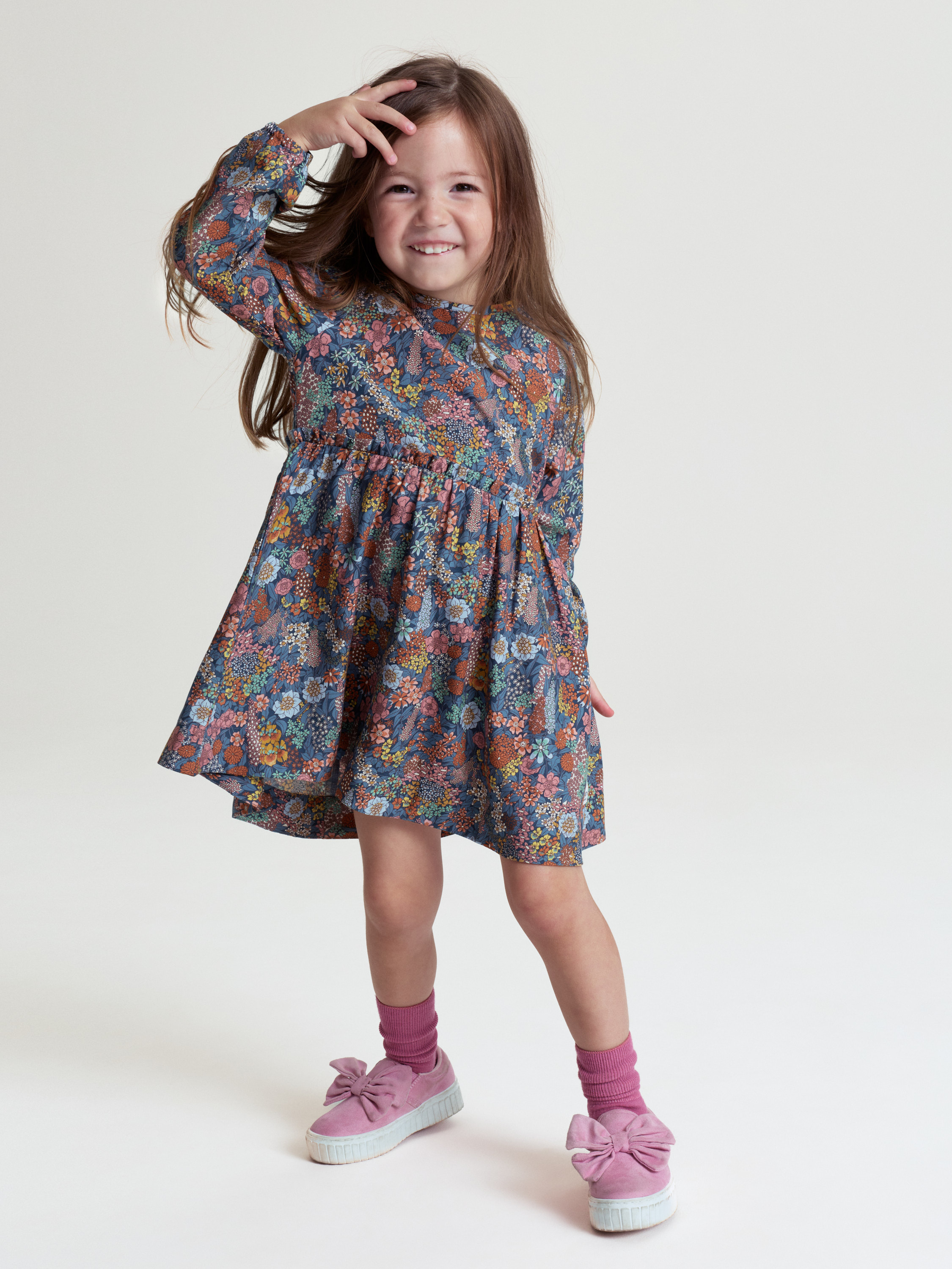 Pitkähihainen mekko LIBERTY