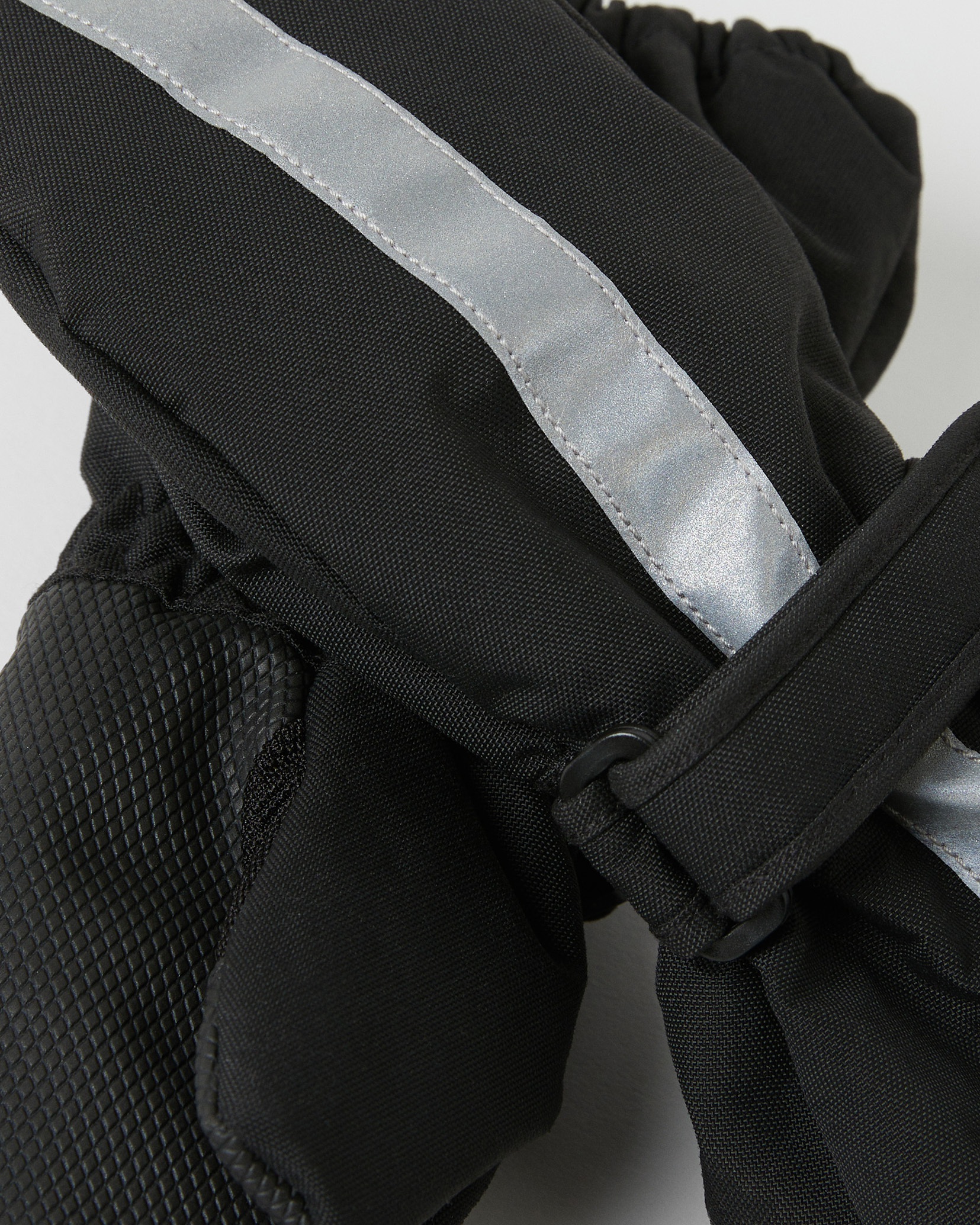 Kuorihanskat ja sormikkaat